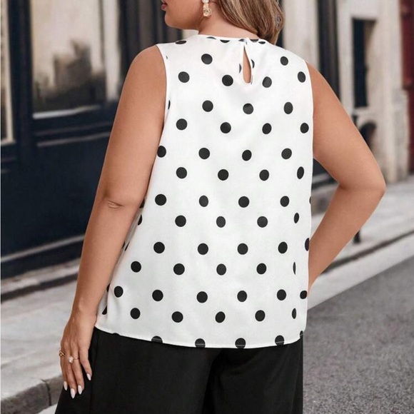 Plus Size Polka Dot Ruched Round Neck Sleeveless Top Blouse Shirt White Black - Picture 2 of 4